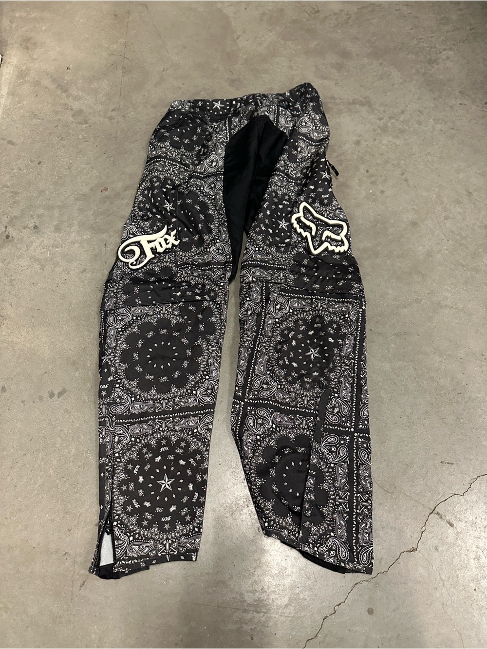 Y2K Fox Racing Black Bandana Print Pants size 9/10